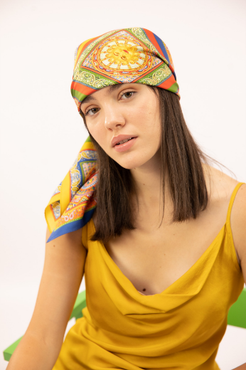 Immagine di Foulard folk mattonelle sole 90x90