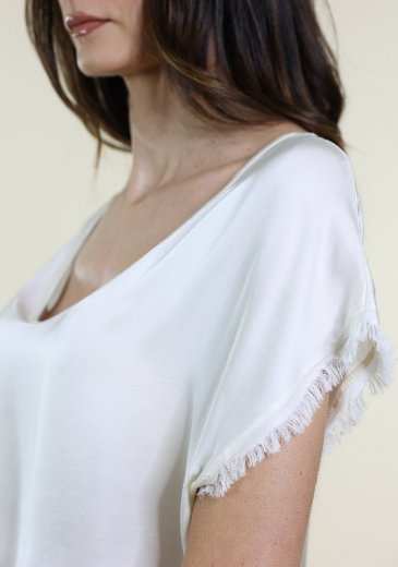 Immagine di Casacca collo v con manica sfrangiata gesso
