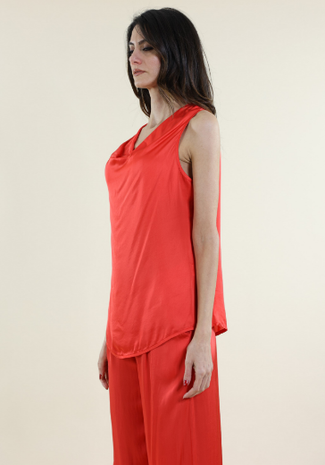 Immagine di Top con collo pellicano rosso