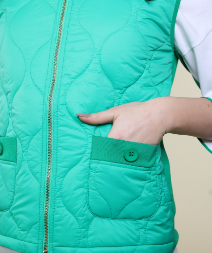 Immagine di Piumino corto cappuccio e retro maglia verde