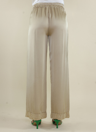 Immagine di Pantalone raso con pences davanti sabbia