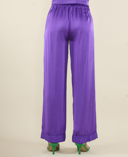 Immagine di Pantalone raso con pences davanti viola