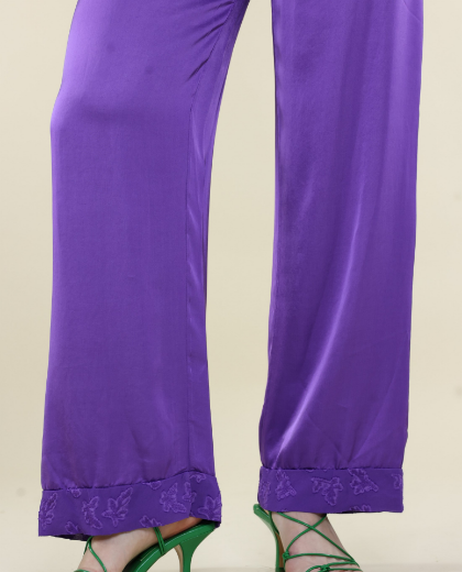Immagine di Pantalone raso con pences davanti viola