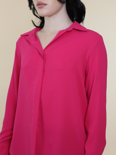 Immagine di Camicia con colletto e bottoni coperti fucsia