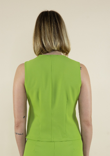 Immagine di Gilet in crep con bottoni pistacchio