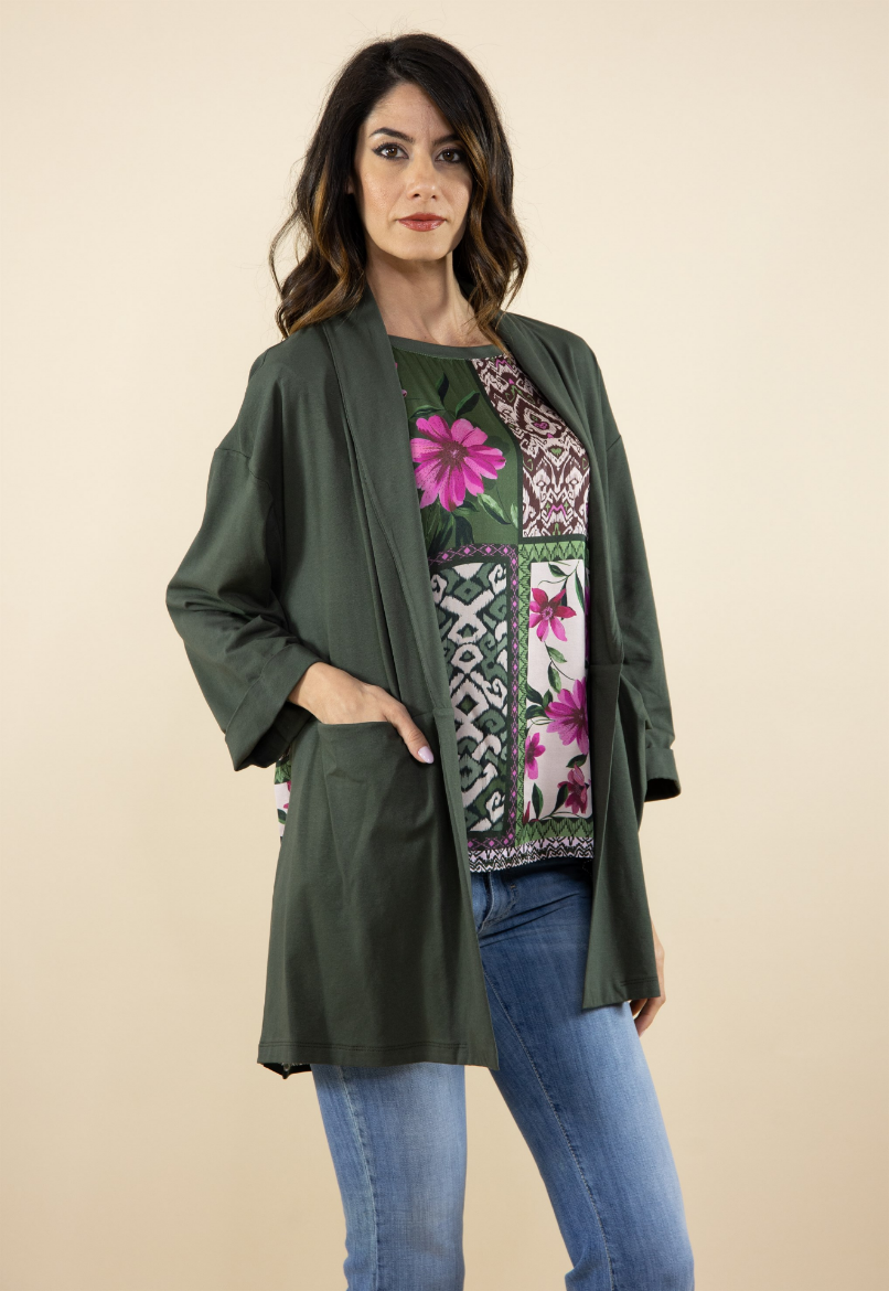 Immagine di Cardigan in unito e fantasia patchwork