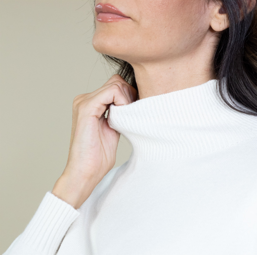 Immagine di Maglia lupetto a scatola rasata colore panna
