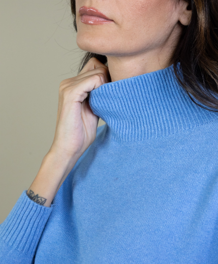 Immagine di Maglia lupetto a scatola rasata colore pervinca