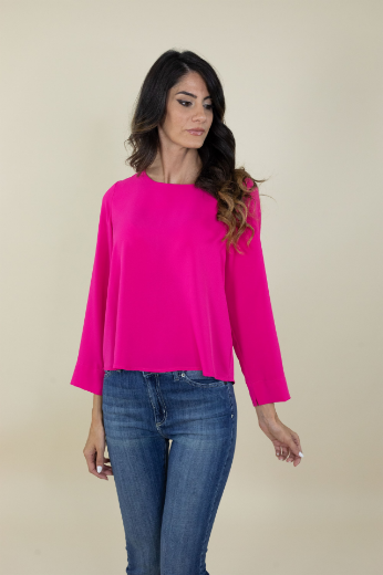 Immagine di Blusa slim scollo barca manica lunga colore magenta