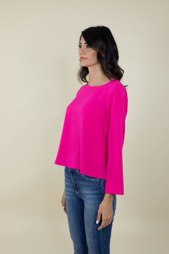 Immagine di Blusa slim scollo barca manica lunga colore magenta
