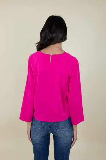 Immagine di Blusa slim scollo barca manica lunga colore magenta