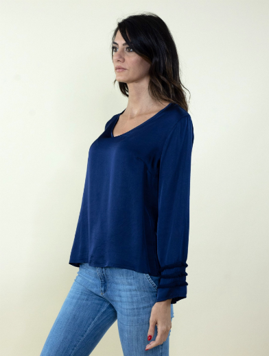 Immagine di Casacca raso a v con sfrangiatura manica blu