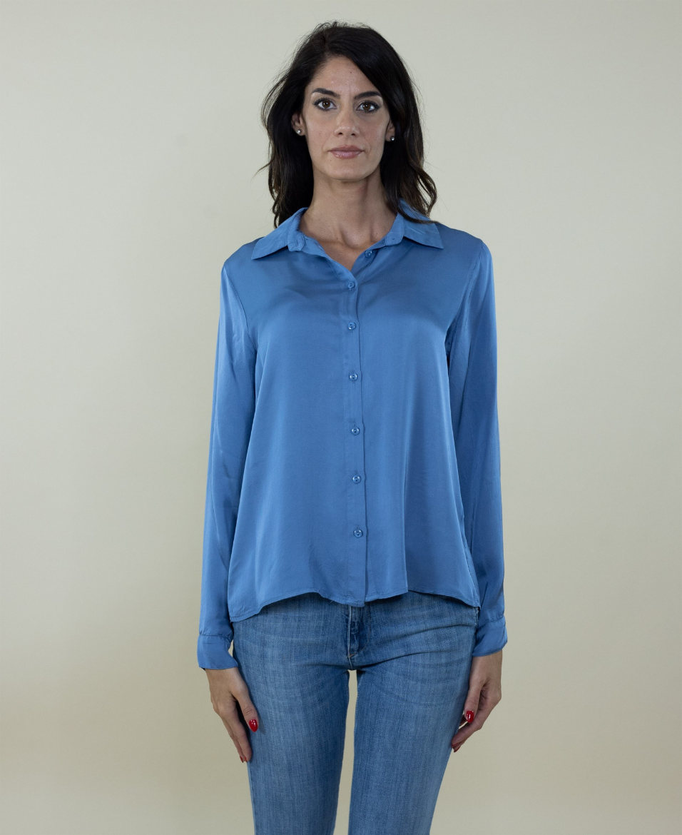 Immagine di Camicia in raso con colletto con sprono colore carta da zucchero