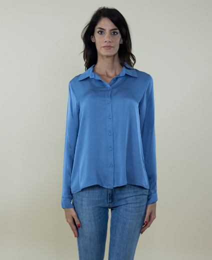 Immagine di Camicia in raso con colletto con sprono colore carta da zucchero