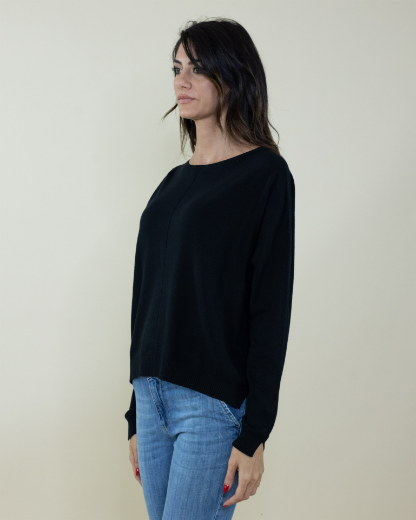 Immagine di Maglia over rasata in viscosa colore nero