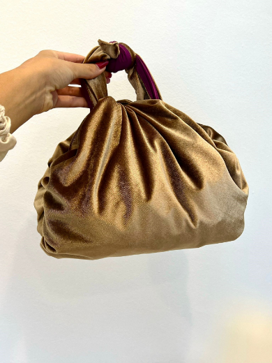 Immagine di Borsa "truscia" velluto e taffetà colore cammello