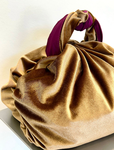 Immagine di Borsa "truscia" velluto e taffetà colore cammello