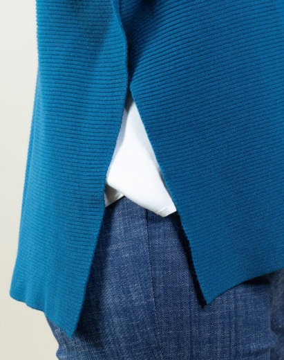 Maglia a coste con spacchi manica 3/4 colore ottanio