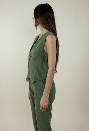 Immagine di Gilet velluto costine con bottoni colore militare