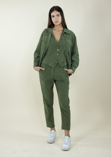 Immagine di Gilet velluto costine con bottoni colore militare