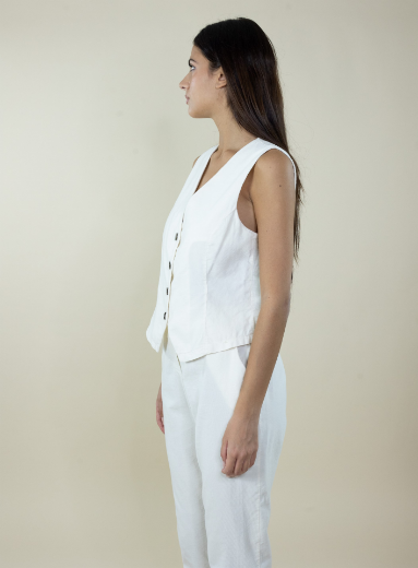 Immagine di Gilet velluto costine con bottoni colore panna