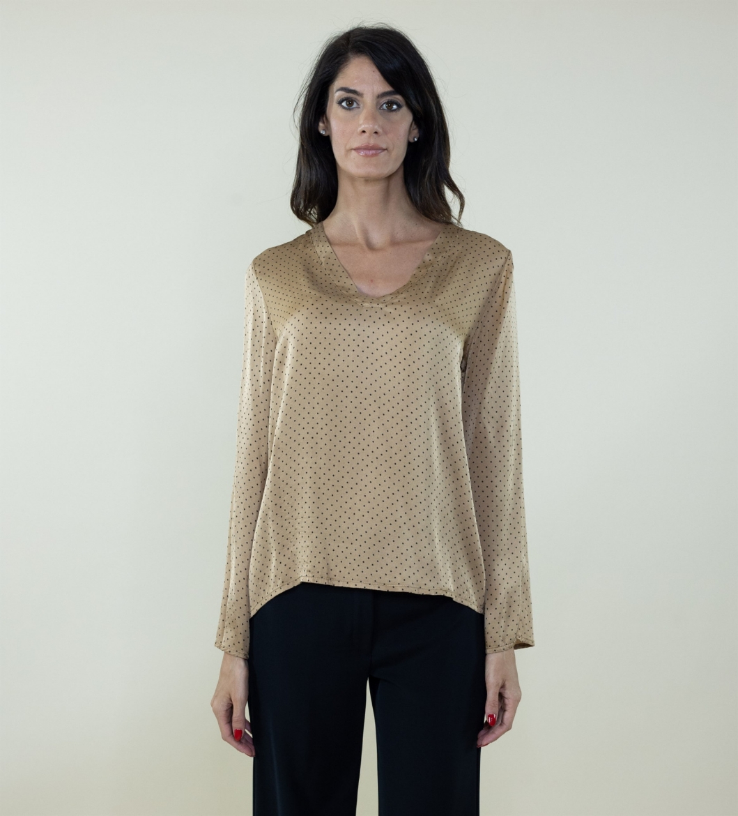 Casacca raso pois scollo a V colore cammello