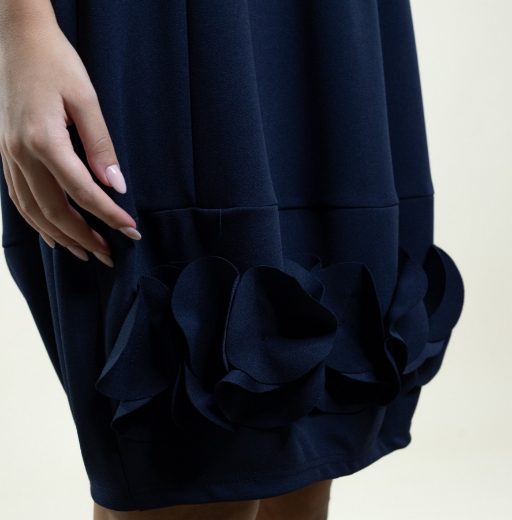 Abito a uovo con applicazioni colore blu