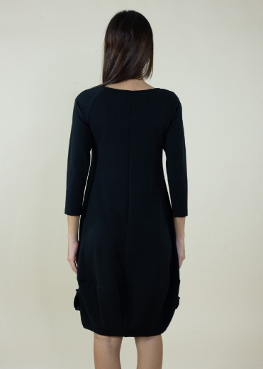 Abito a uovo con applicazioni colore nero