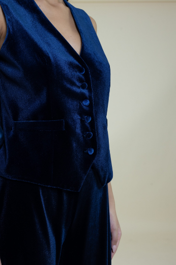 Immagine di Gilet velluto con bottoncini in velluto colore blu