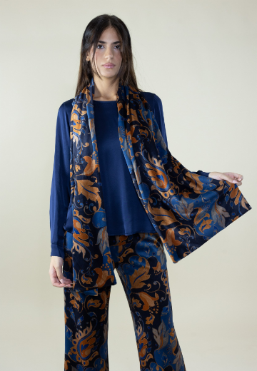 Immagine di Stola in velluto fantasia arabesque blu