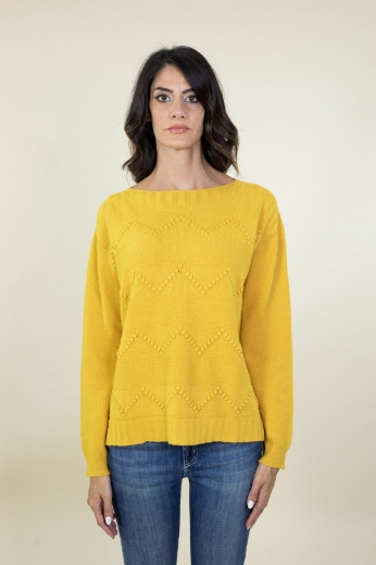 Maglia scatola con pois in rilievo colore ocra