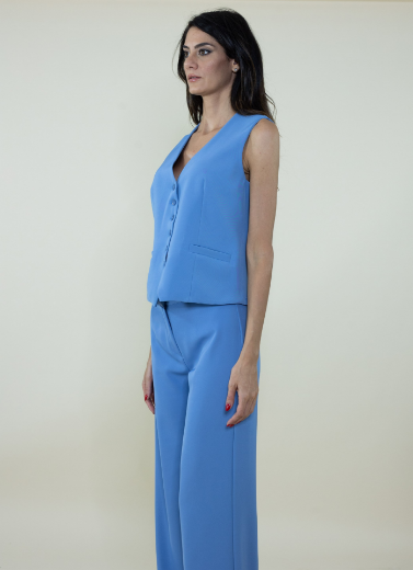 Immagine di Gilet in cady con bottoncini colore pervinca
