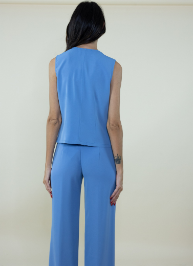 Immagine di Gilet in cady con bottoncini colore pervinca