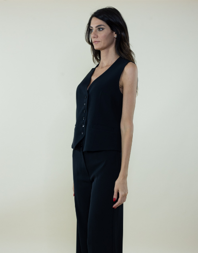 Immagine di Gilet in cady con bottoncini colore nero