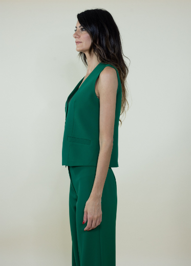Immagine di Gilet in cady con bottoncini colore verde