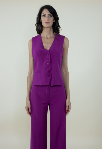 Immagine di Gilet in cady con bottoncini colore rubino