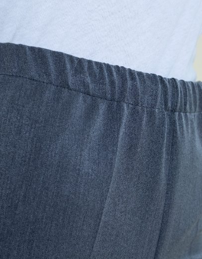 Immagine di Pantalone corto slim con elastico