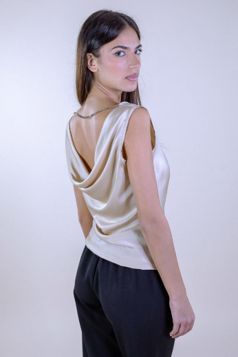 Immagine di TOP RASO COLLO PELLICANO E ACCESSORIO
