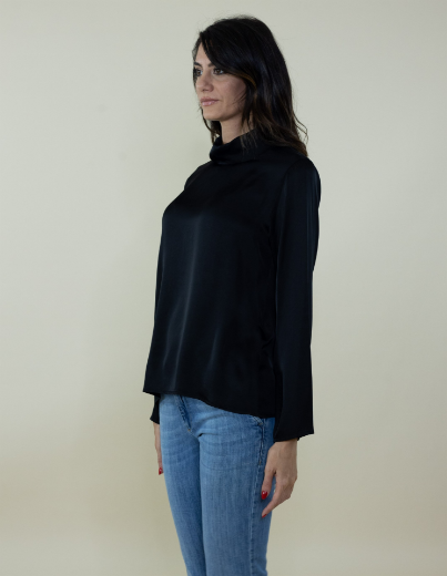 Immagine di BLUSA RASO CON COLLO ALTO  CON POLSO