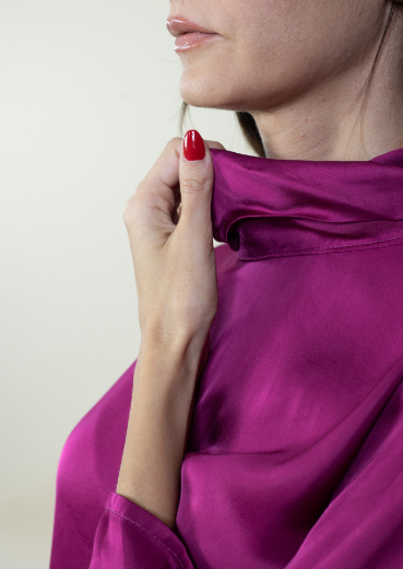 Immagine di BLUSA RASO CON COLLO ALTO  CON POLSO