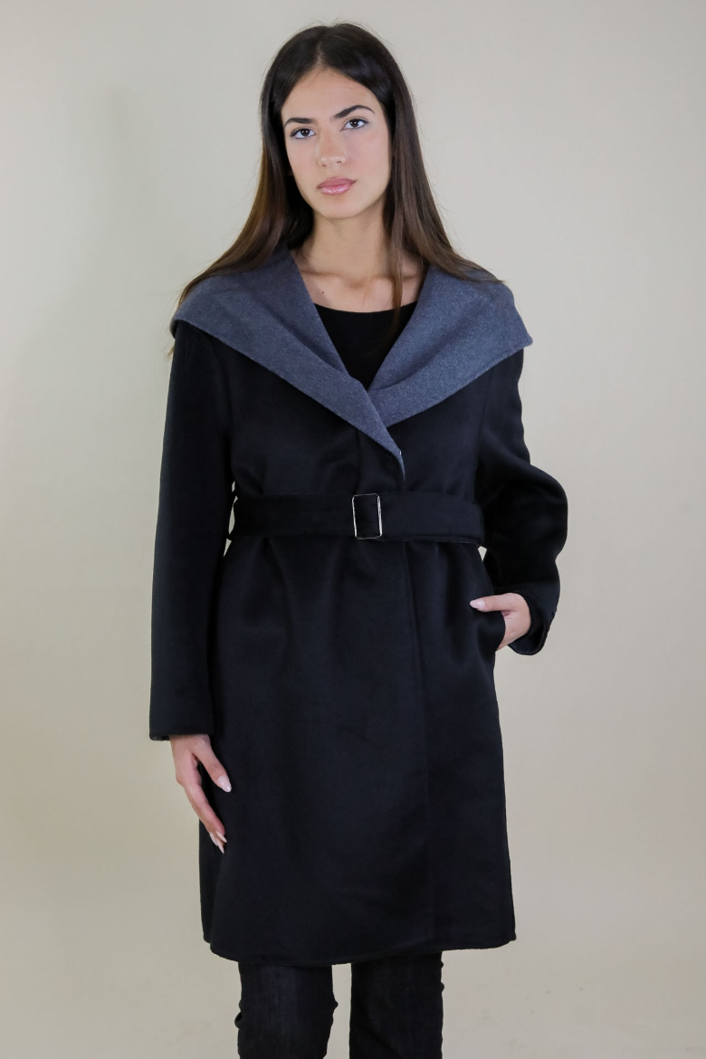 Immagine di CAPPOTTO BICOLORE CON CAPPUCCIO