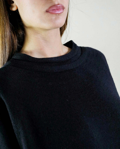 Immagine di MAGLIA GIROCOLLO A SCATOLA  MOTIVO COLLO