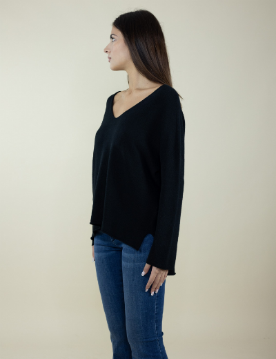 Immagine di MAGLIA SCOLLO A V OVER