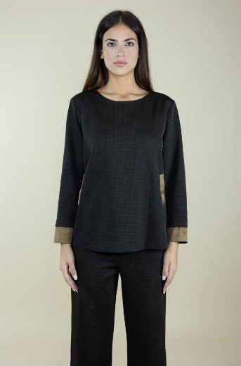 Immagine di BLUSA SCOLLO TONDO A POIS RIPORTI RASO