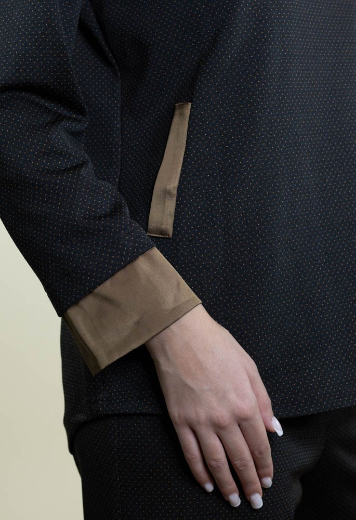 Immagine di BLUSA SCOLLO TONDO A POIS RIPORTI RASO