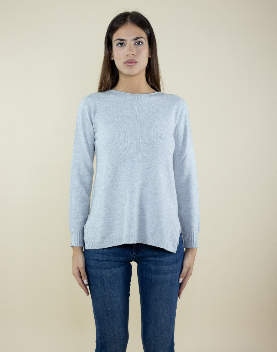 Immagine di MAGLIA CON SPACCHI E BOTTONI