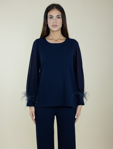 Immagine di BLUSA CON PIUME SULLA MANICA IN SCUBA