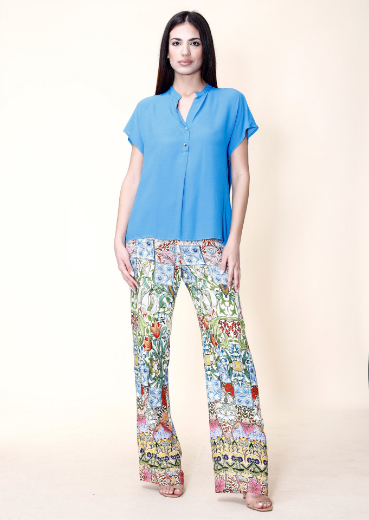 Immagine di Blusa crepe con collo coreano e bottoni