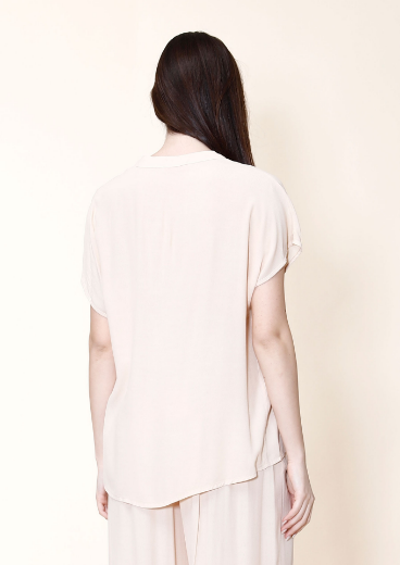 Immagine di Blusa crepe con collo coreano e bottoni