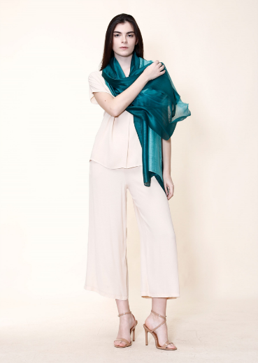 Immagine di Blusa crepe con collo coreano e bottoni